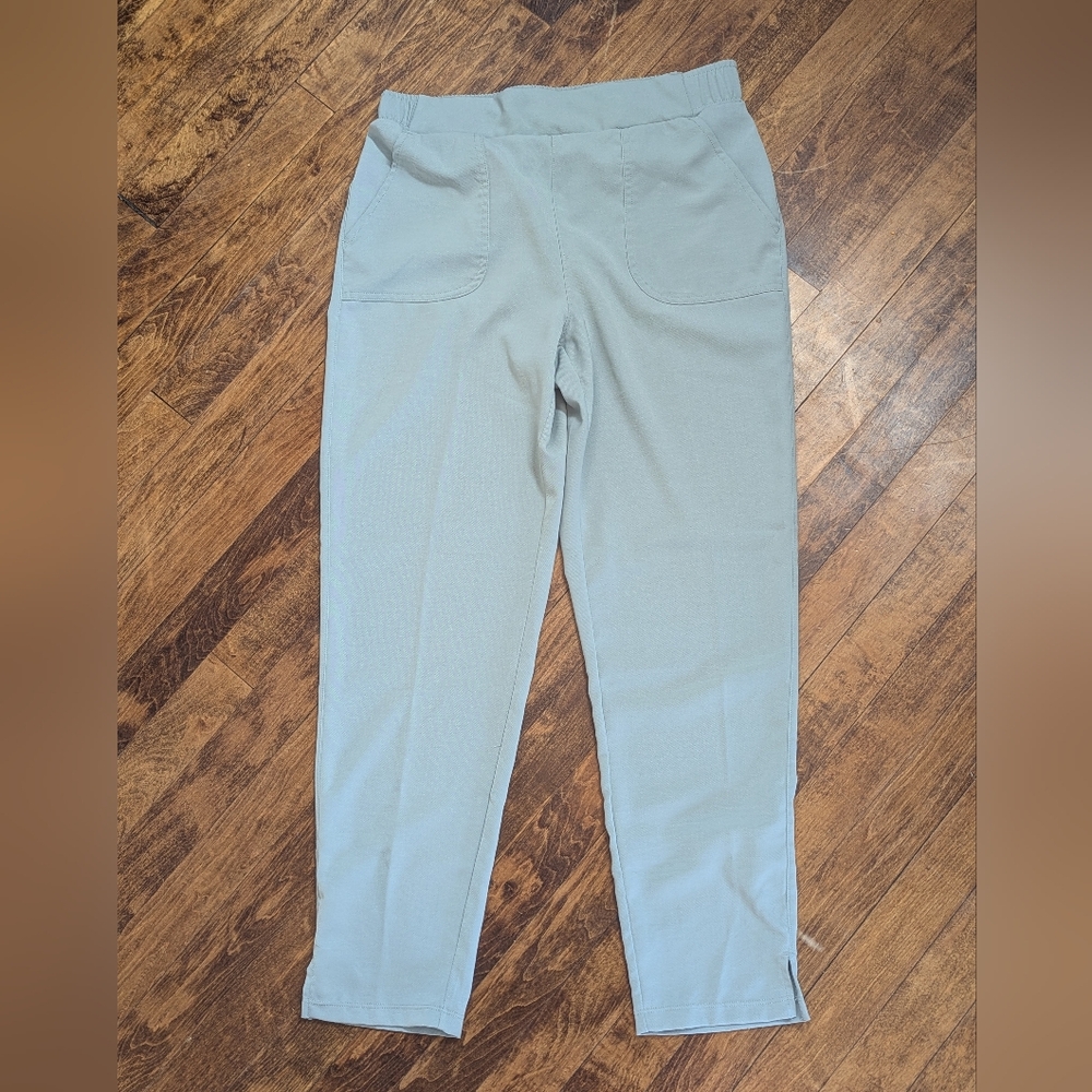 32° Cool Women's Lightweight Pale Mint‎ Green Pants